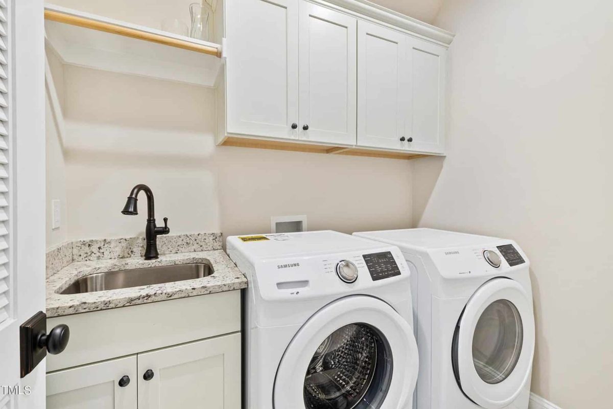 Craftsman house Plan with 2 Floors, 4 Bedrooms & CAD Designs