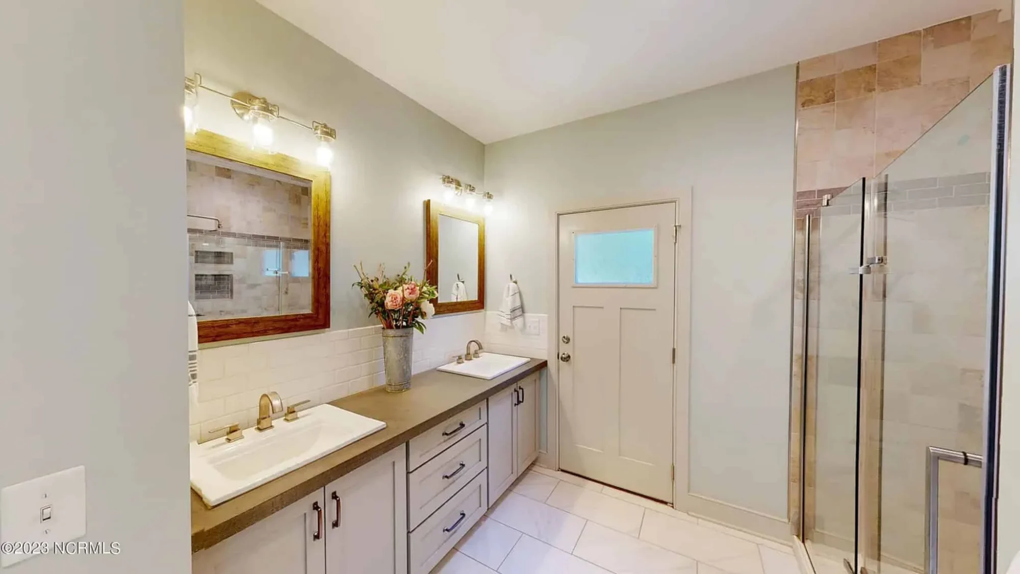 Modern house Floor Plan: Custom Blueprint with 1.5 Stories