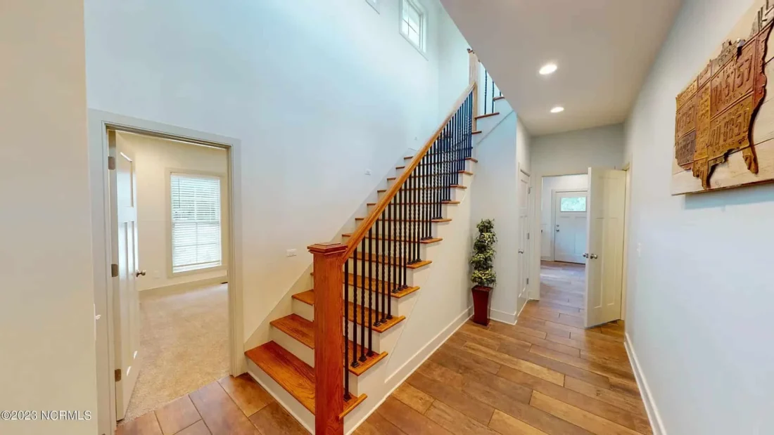 Modern house Floor Plan: Custom Blueprint with 1.5 Stories