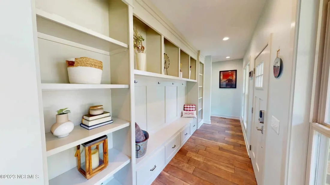 Modern house Floor Plan: Custom Blueprint with 1.5 Stories