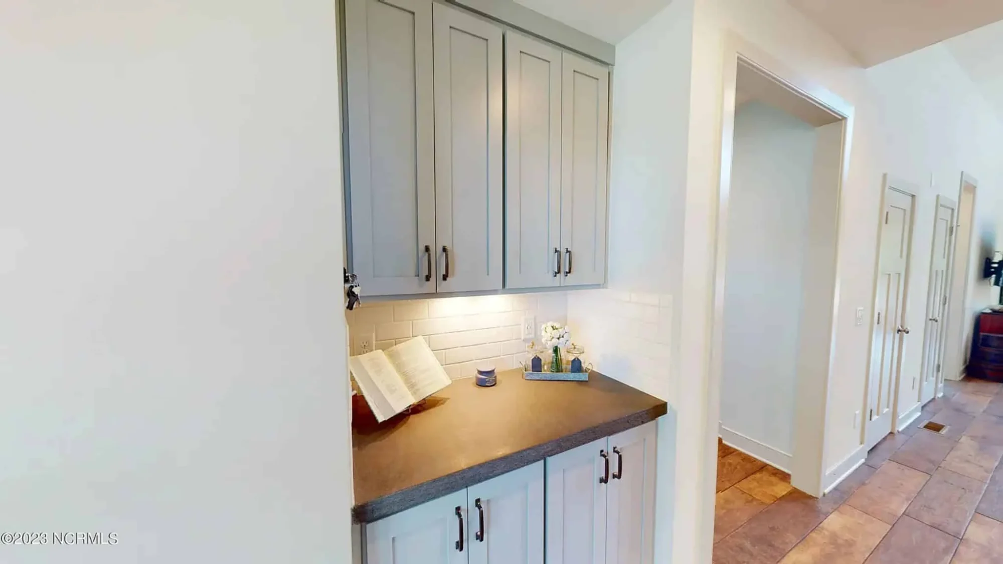 Modern house Floor Plan: Custom Blueprint with 1.5 Stories