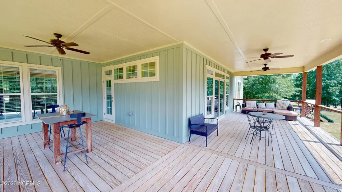 Modern house Floor Plan: Custom Blueprint with 1.5 Stories