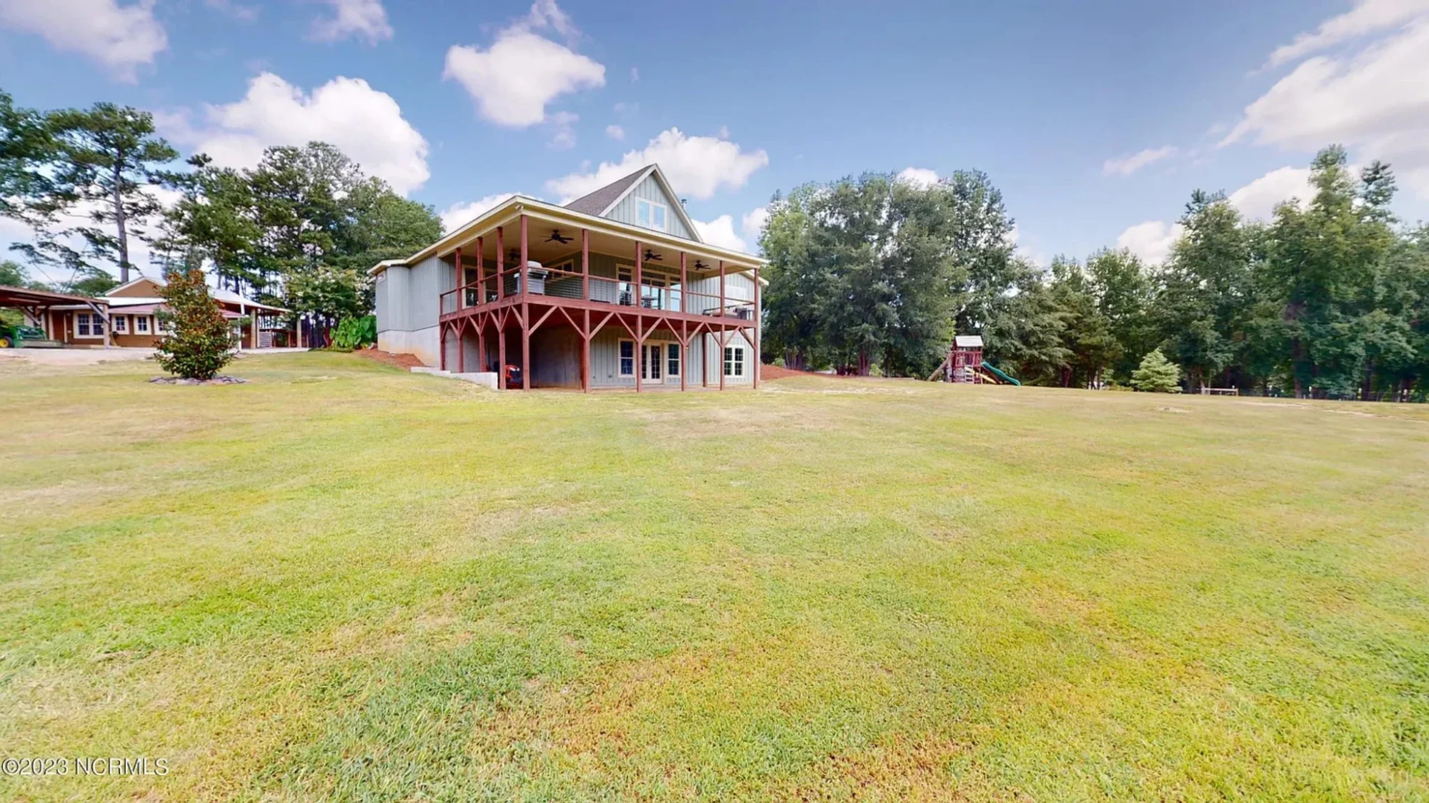 Modern house Floor Plan: Custom Blueprint with 1.5 Stories