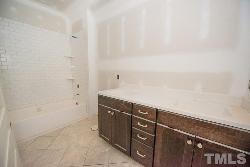 Custom house Blueprint with 4 Beds, 3 Baths & Floor Plan Designs