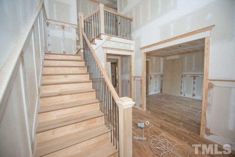 Custom house Blueprint with 4 Beds, 3 Baths & Floor Plan Designs