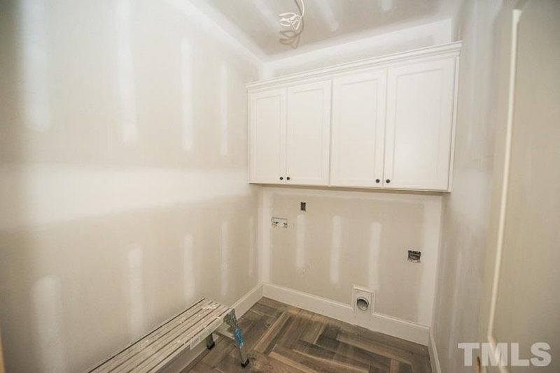 Custom house Blueprint with 4 Beds, 3 Baths & Floor Plan Designs