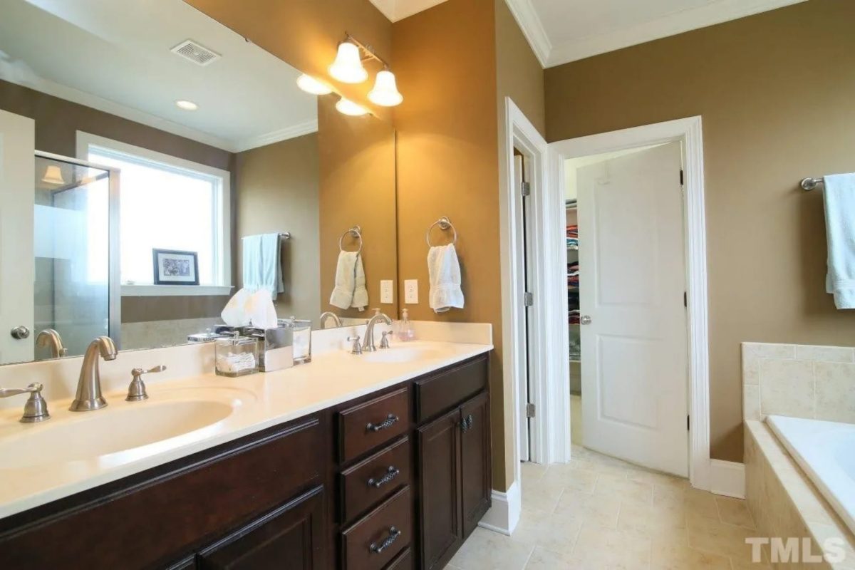 Craftsman house Design with 4 Bed Floor Plan & CAD Blueprint