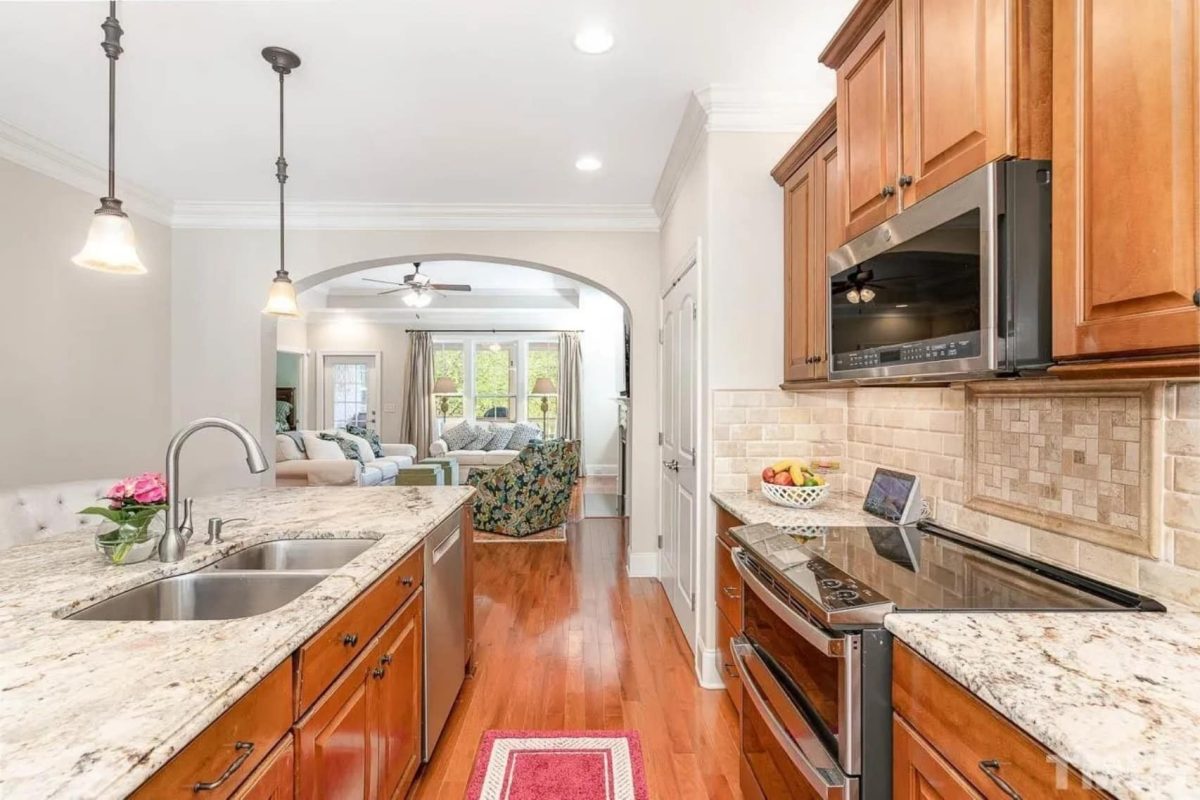 house Design Blueprint: 1.5 Story Traditional Floor Plan CAD