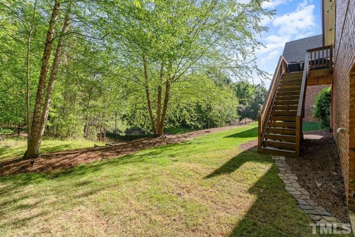 house Design Blueprint: 1.5 Story Traditional Floor Plan CAD