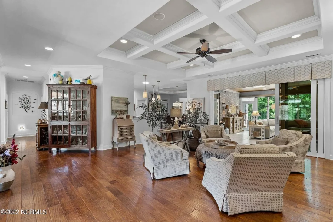 "Blue print diagram of a 2-story residential house"