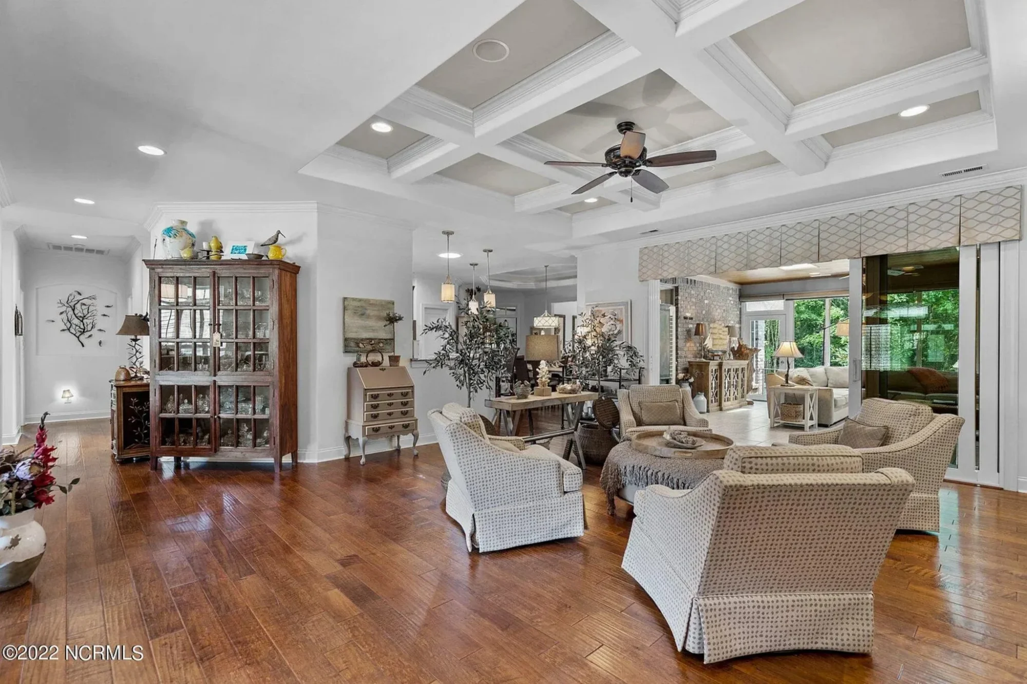 "Blue print diagram of a 2-story residential house"