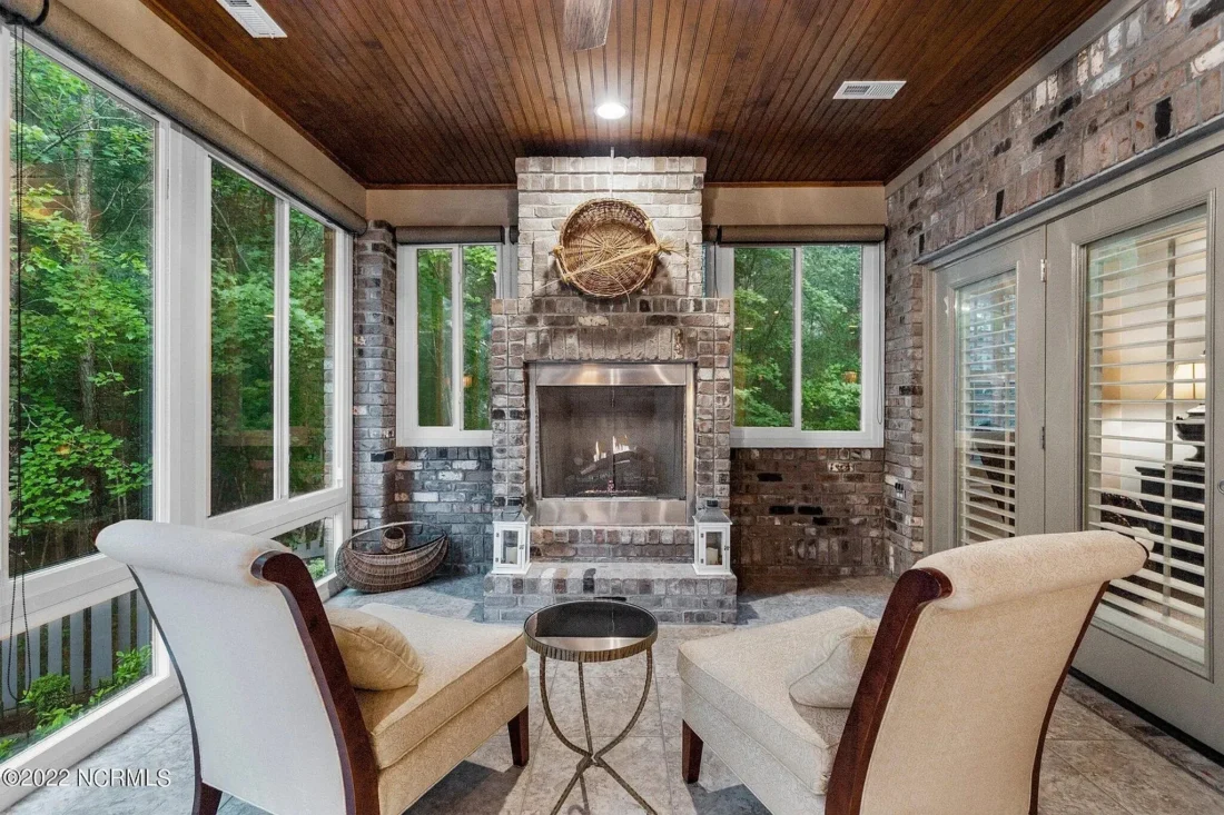 Craftsman house Floor Plan: 4 Bed, 3 Bath, 2-Story Blueprint