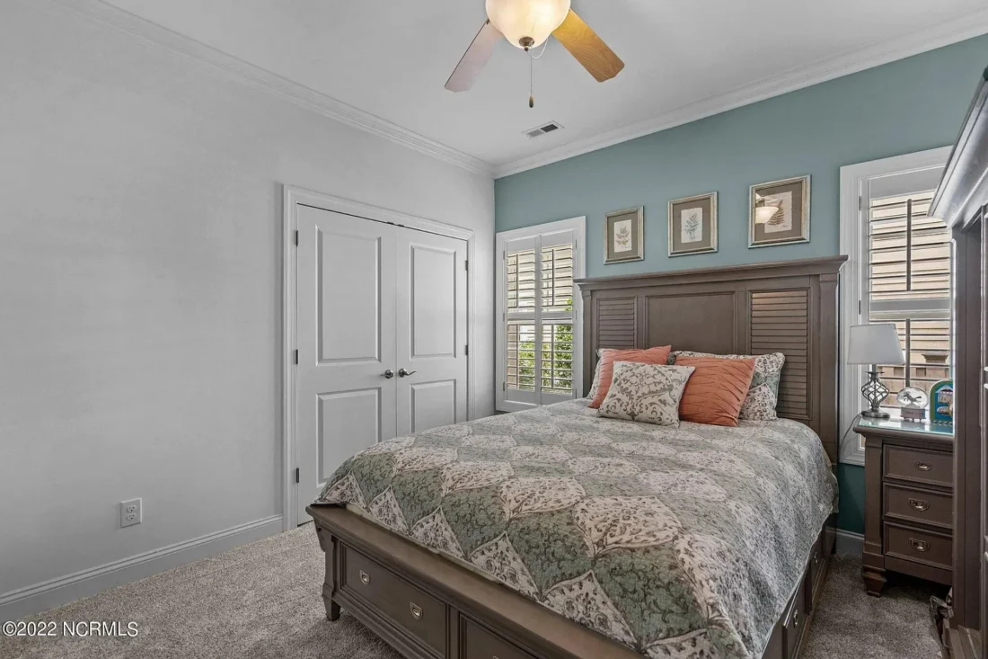 Craftsman house Floor Plan: 4 Bed, 3 Bath, 2-Story Blueprint