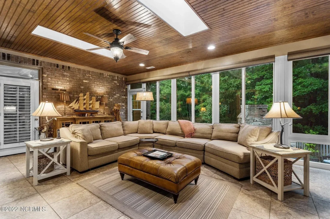 Craftsman house Floor Plan: 4 Bed, 3 Bath, 2-Story Blueprint