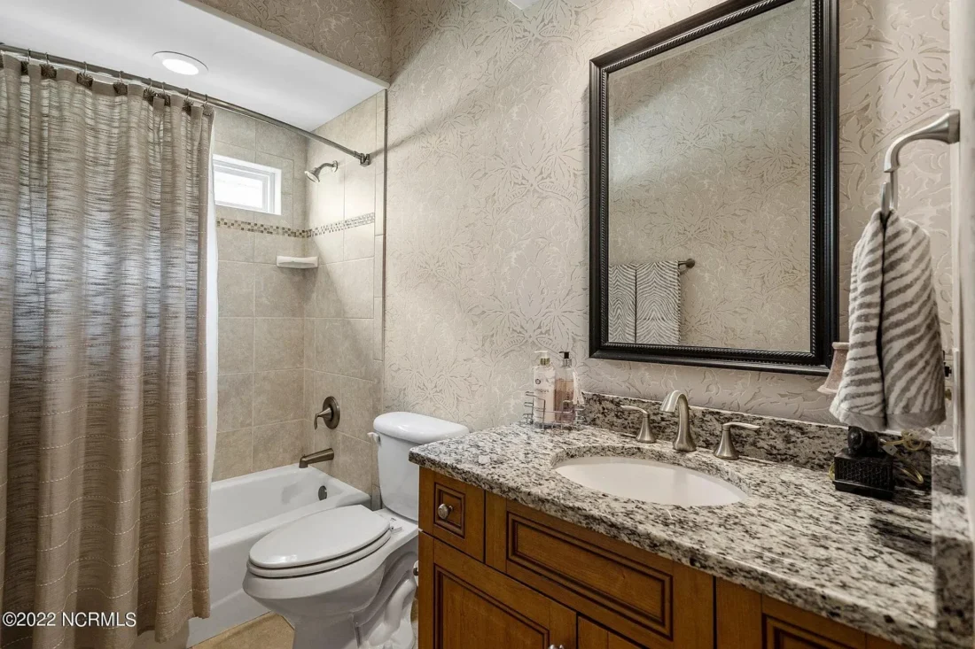 Craftsman house Floor Plan: 4 Bed, 3 Bath, 2-Story Blueprint