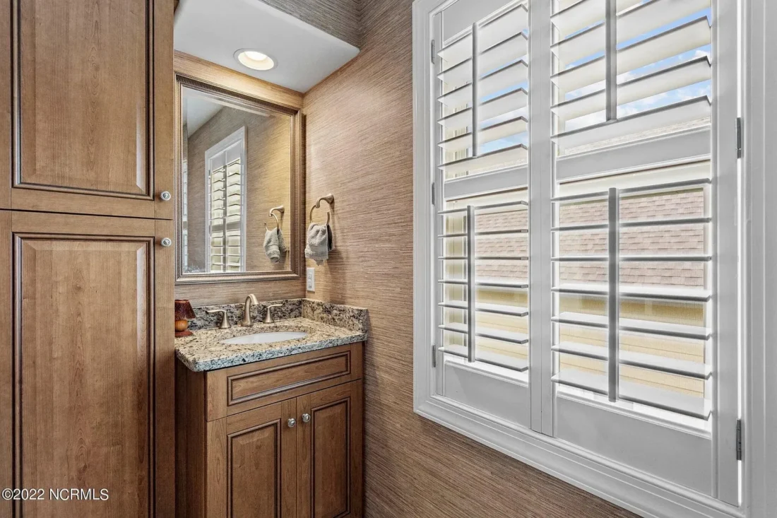 Craftsman house Floor Plan: 4 Bed, 3 Bath, 2-Story Blueprint