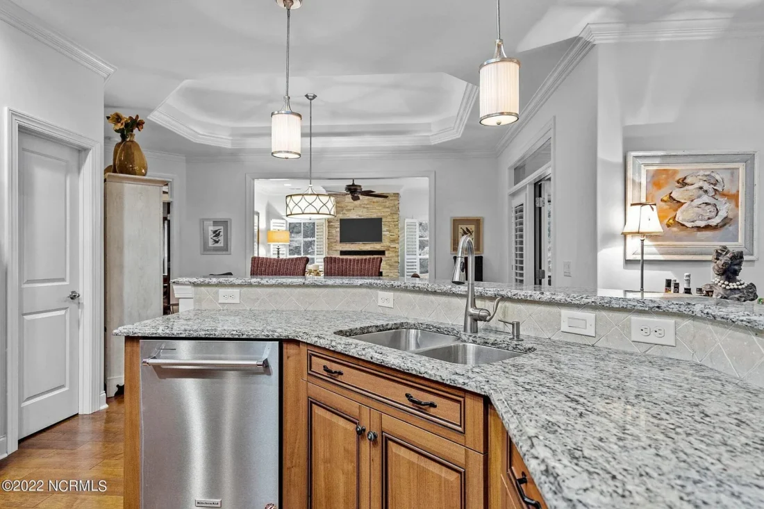 Craftsman house Floor Plan: 4 Bed, 3 Bath, 2-Story Blueprint