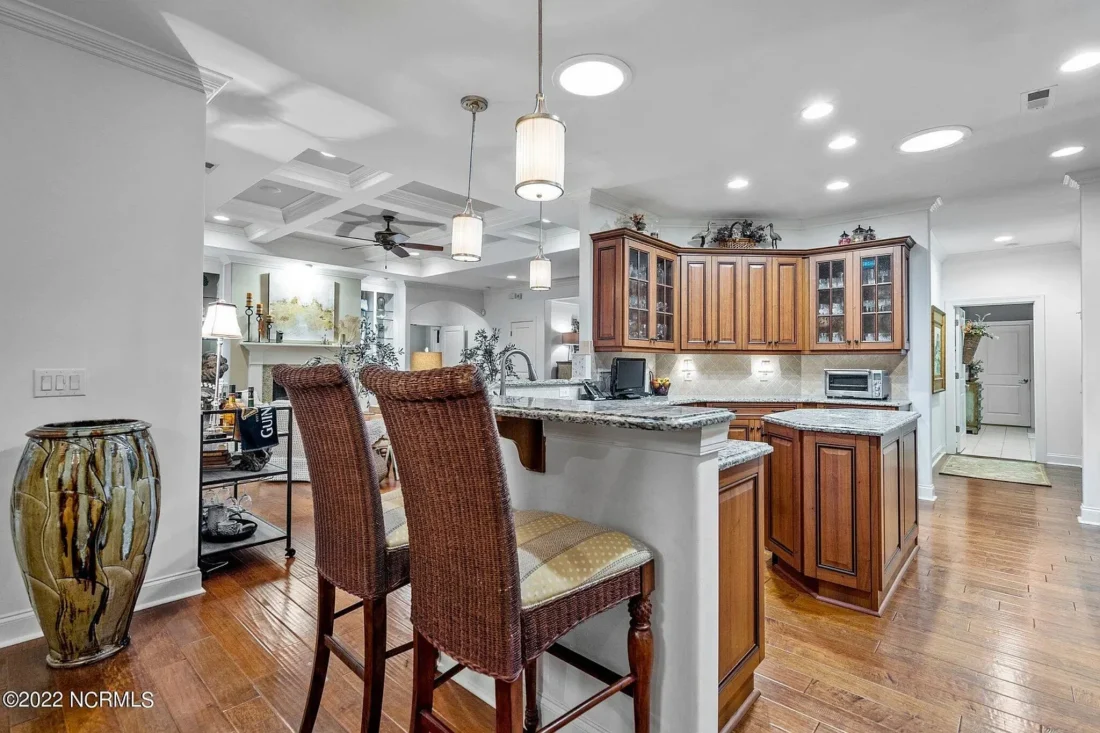 Craftsman house Floor Plan: 4 Bed, 3 Bath, 2-Story Blueprint