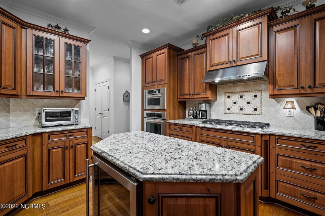 Craftsman house Floor Plan: 4 Bed, 3 Bath, 2-Story Blueprint