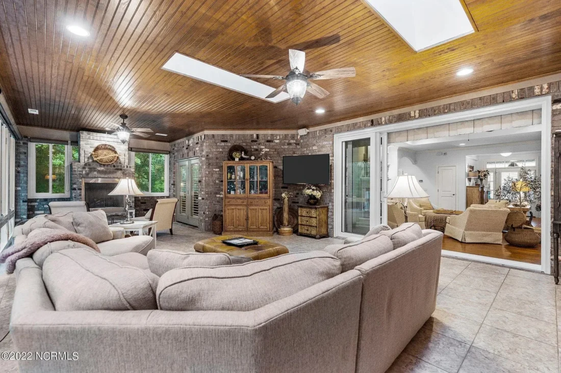 Craftsman house Floor Plan: 4 Bed, 3 Bath, 2-Story Blueprint