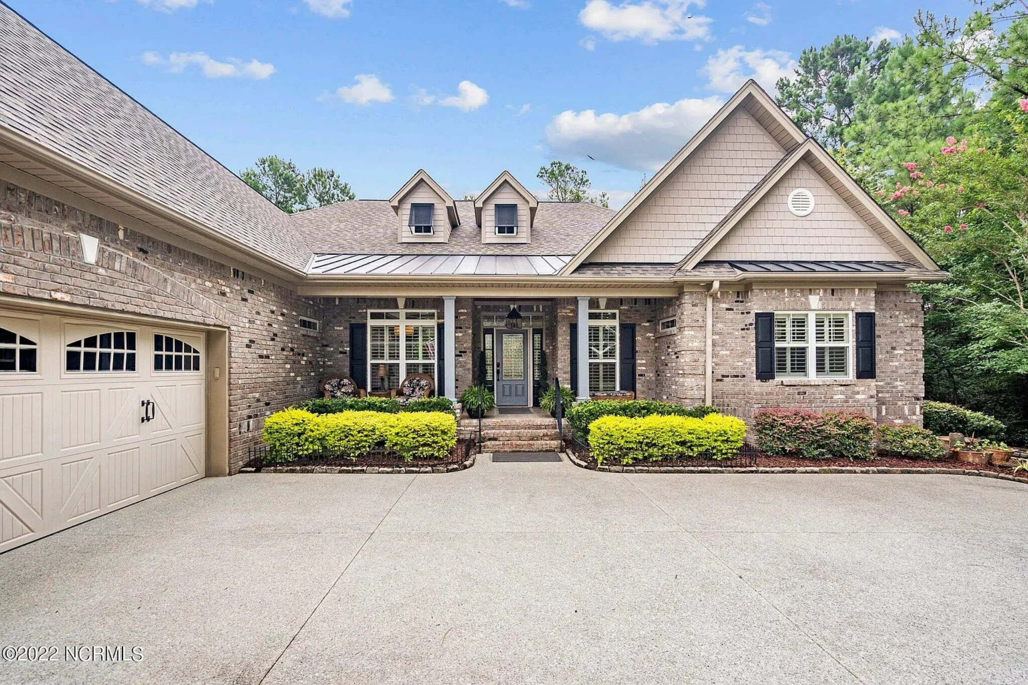 Craftsman house Floor Plan: 4 Bed, 3 Bath, 2-Story Blueprint