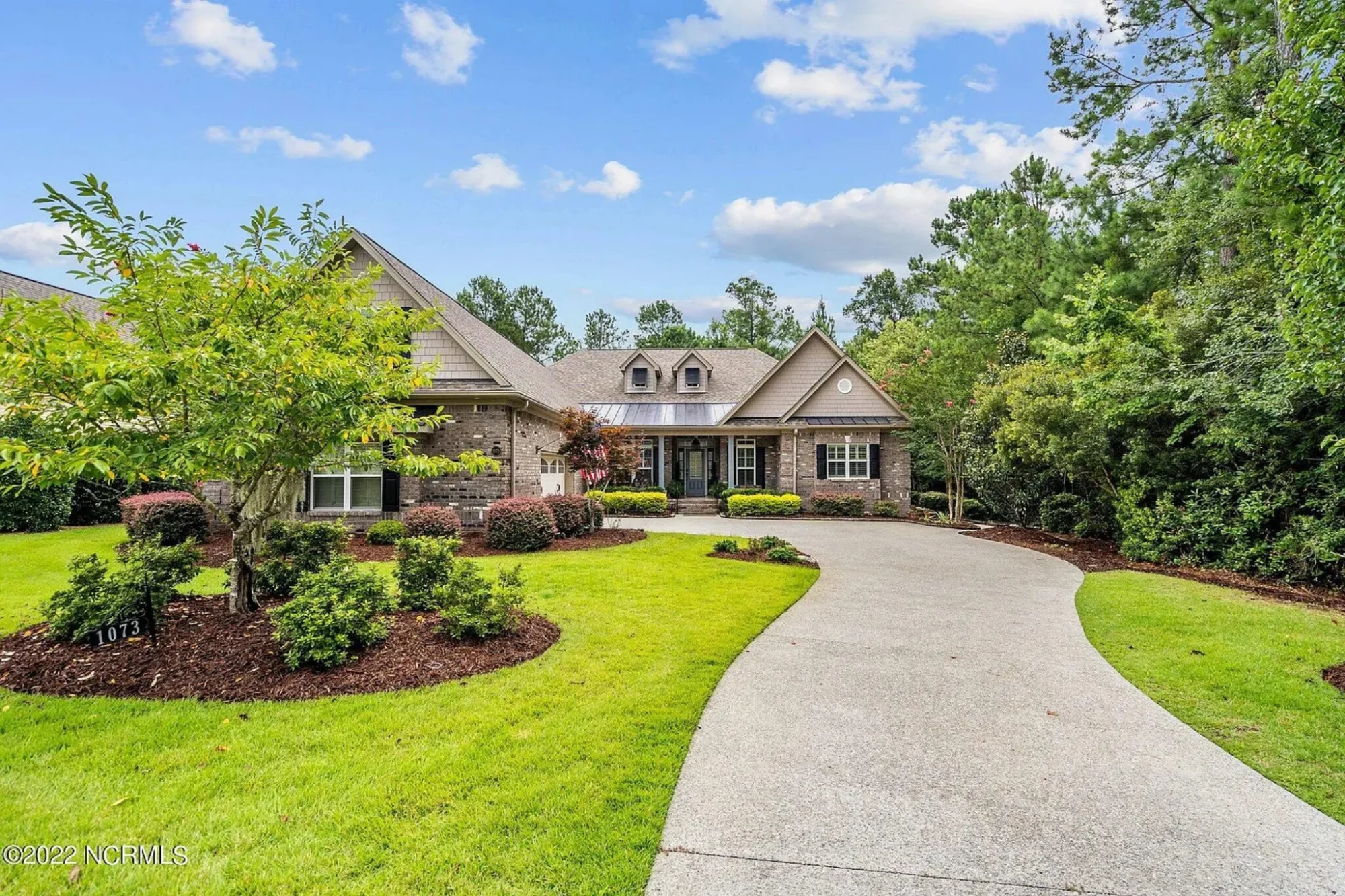 Craftsman house Floor Plan: 4 Bed, 3 Bath, 2-Story Blueprint