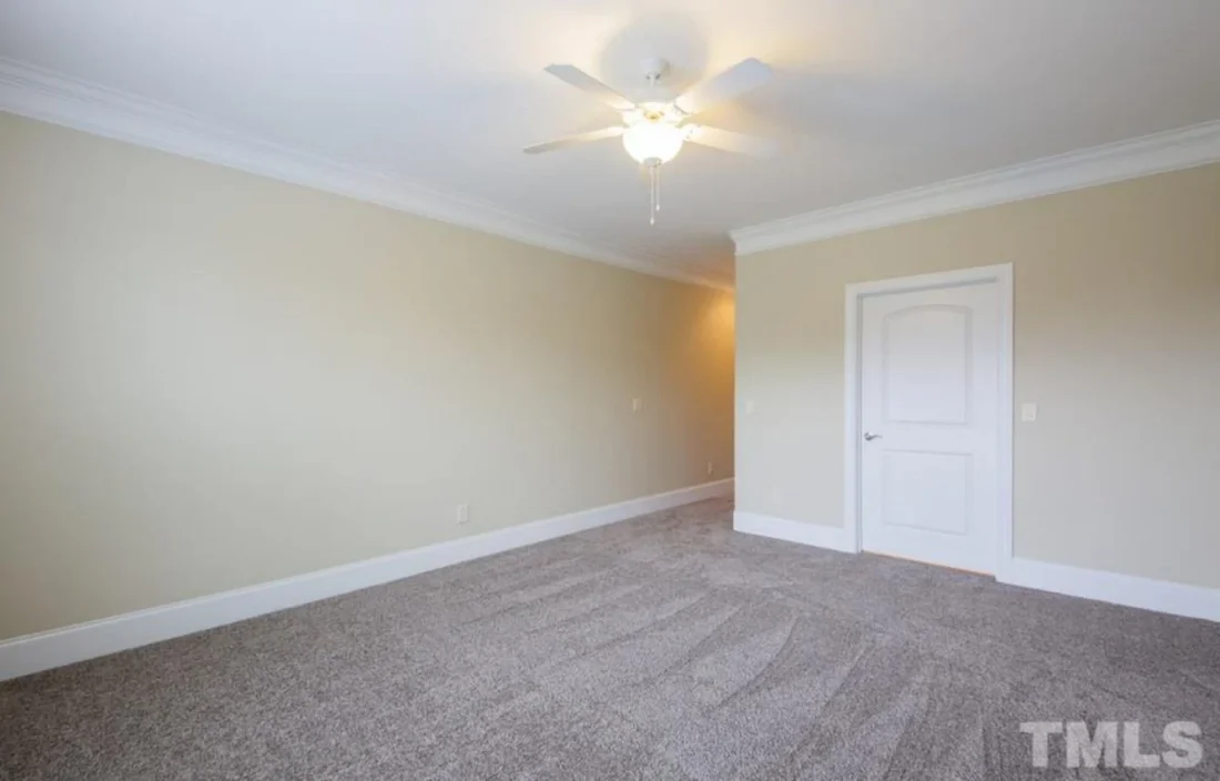 house Design Plan: 4-Bedroom Traditional Blueprint with CAD