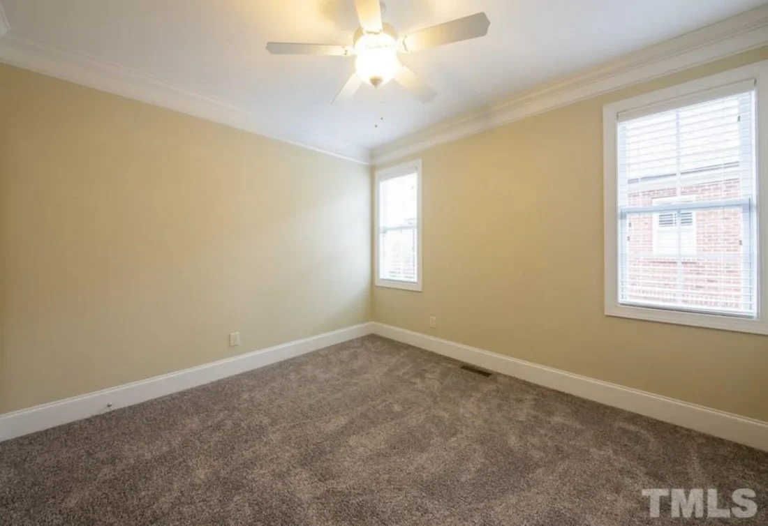 house Design Plan: 4-Bedroom Traditional Blueprint with CAD