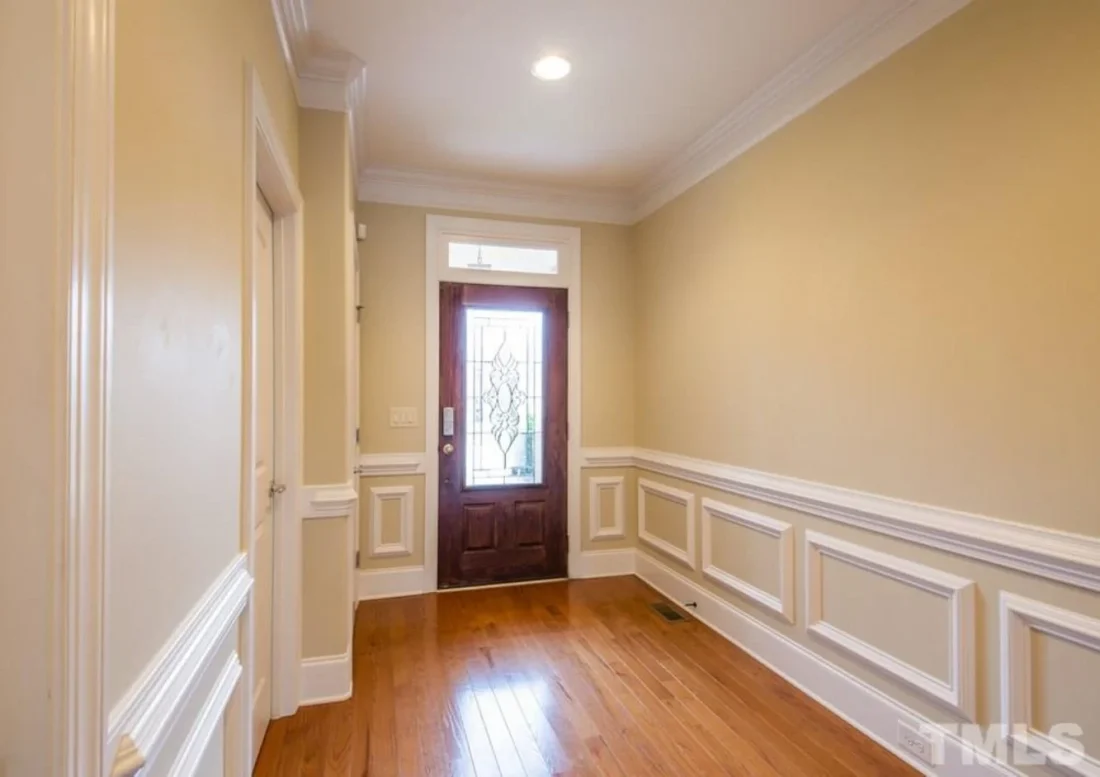 house Design Plan: 4-Bedroom Traditional Blueprint with CAD