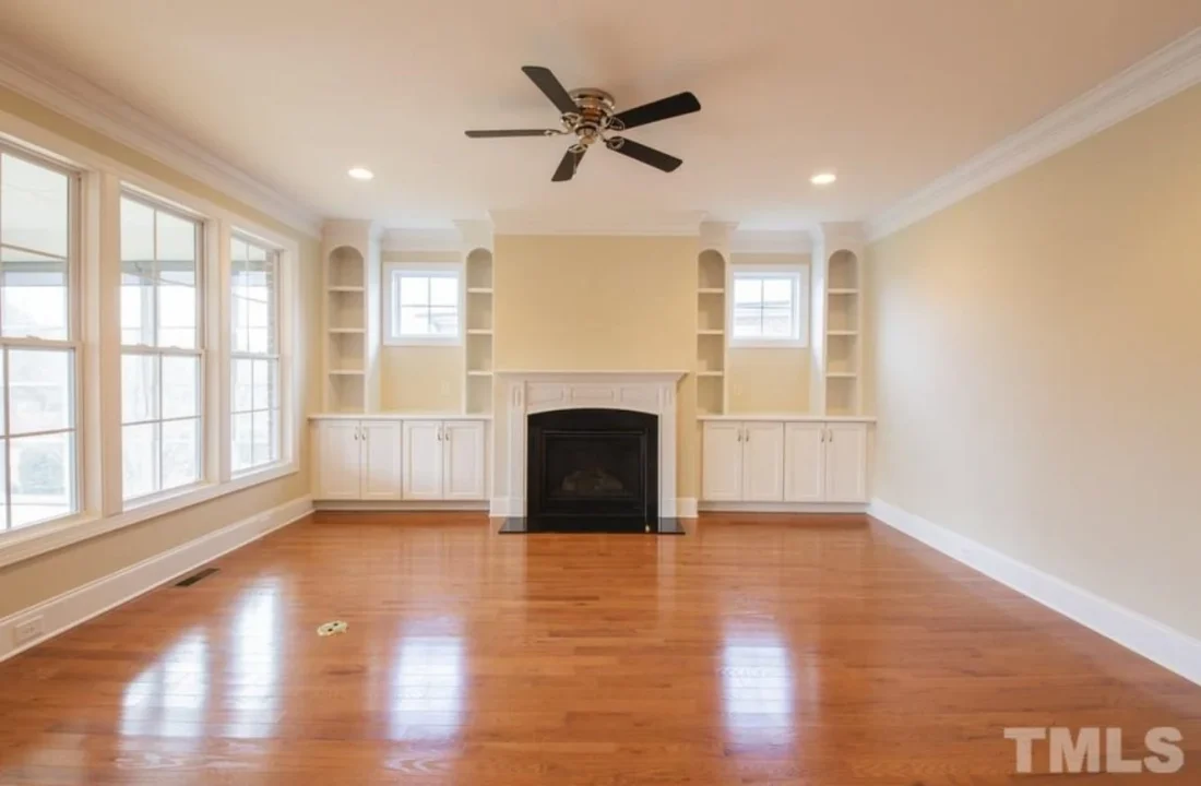 house Design Plan: 4-Bedroom Traditional Blueprint with CAD