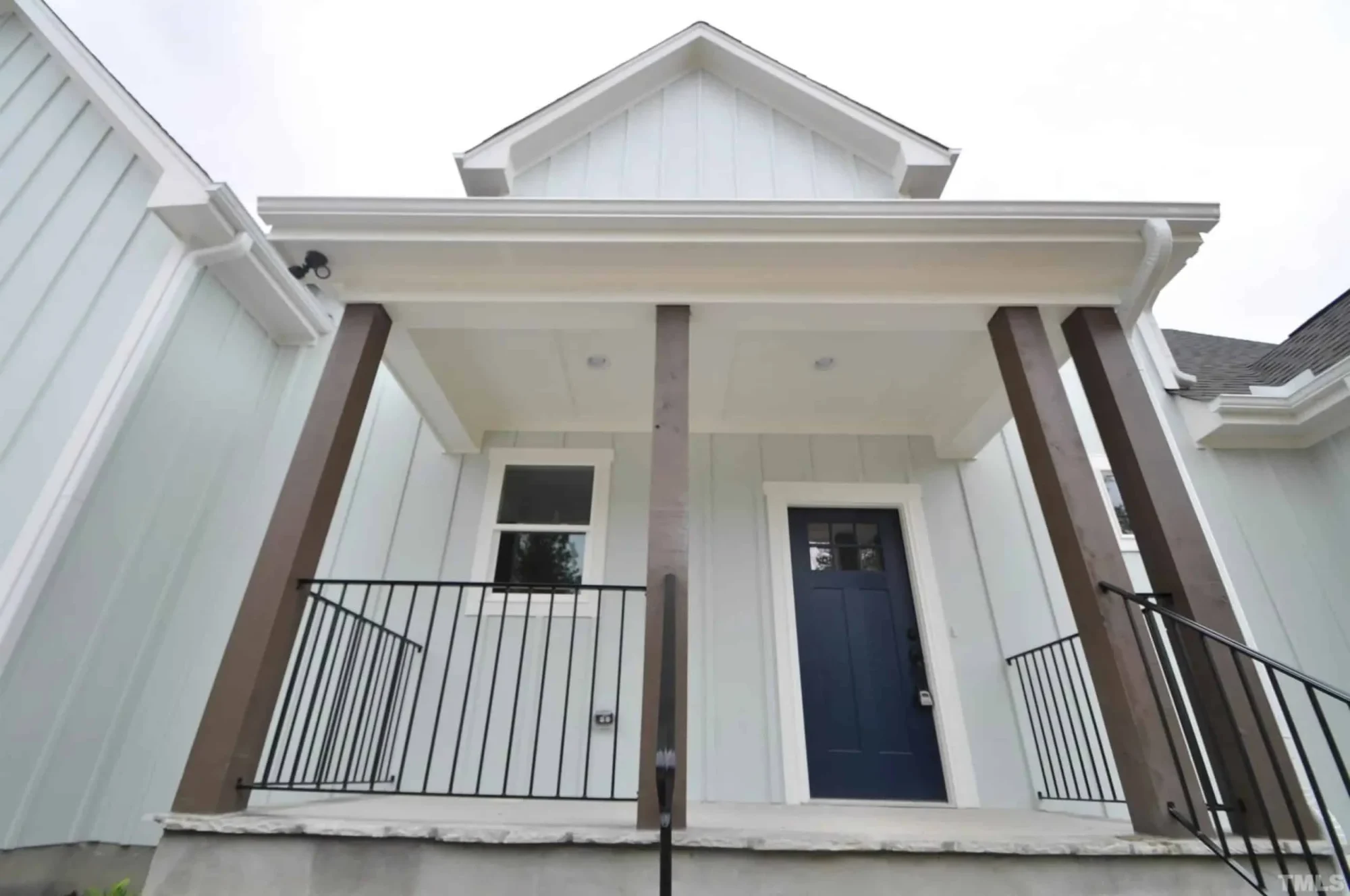 Charming 2-Story house Design with Modern CAD Floor Plan