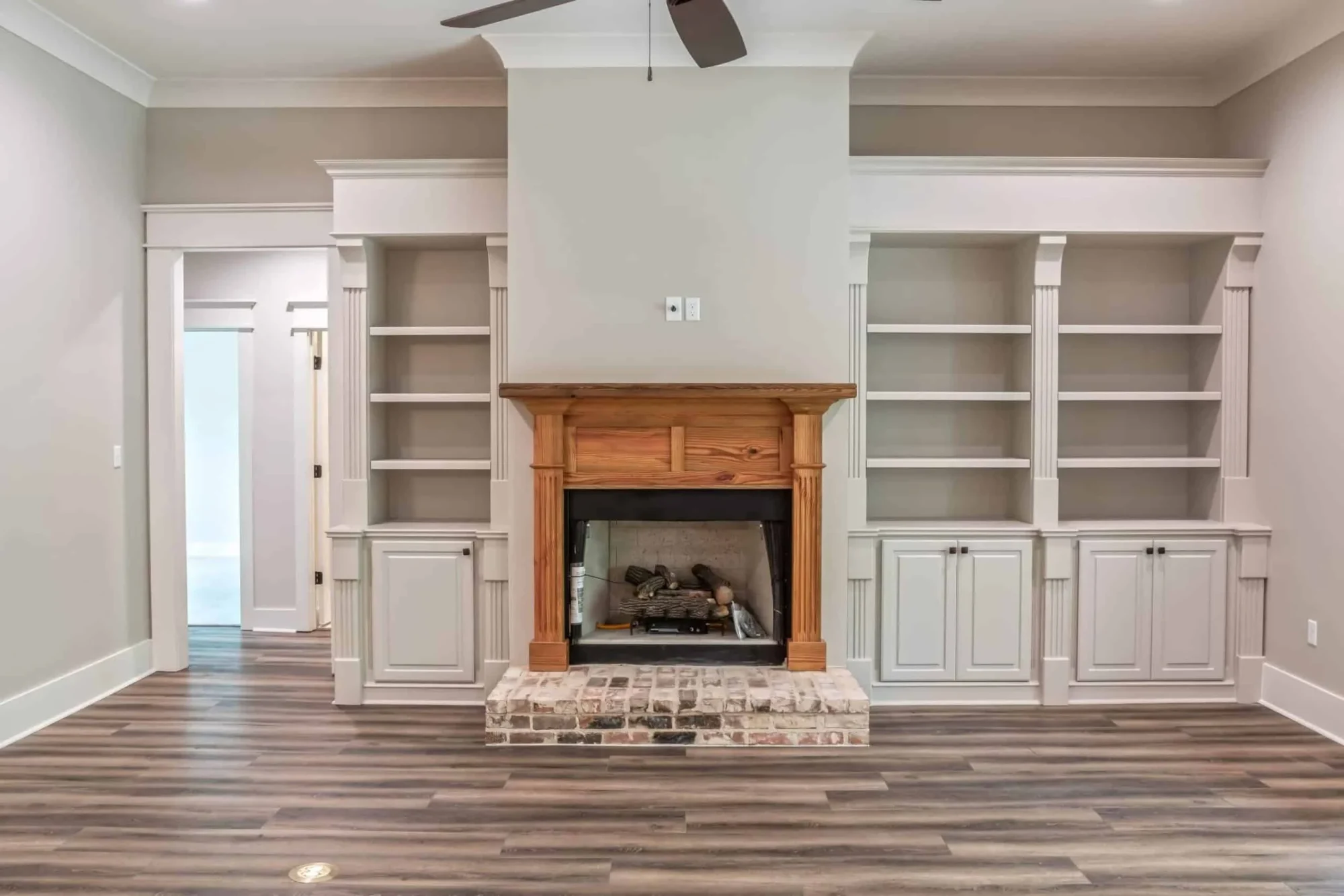 Craftsman house Plan with Bonus Room and Spacious Floor Plan