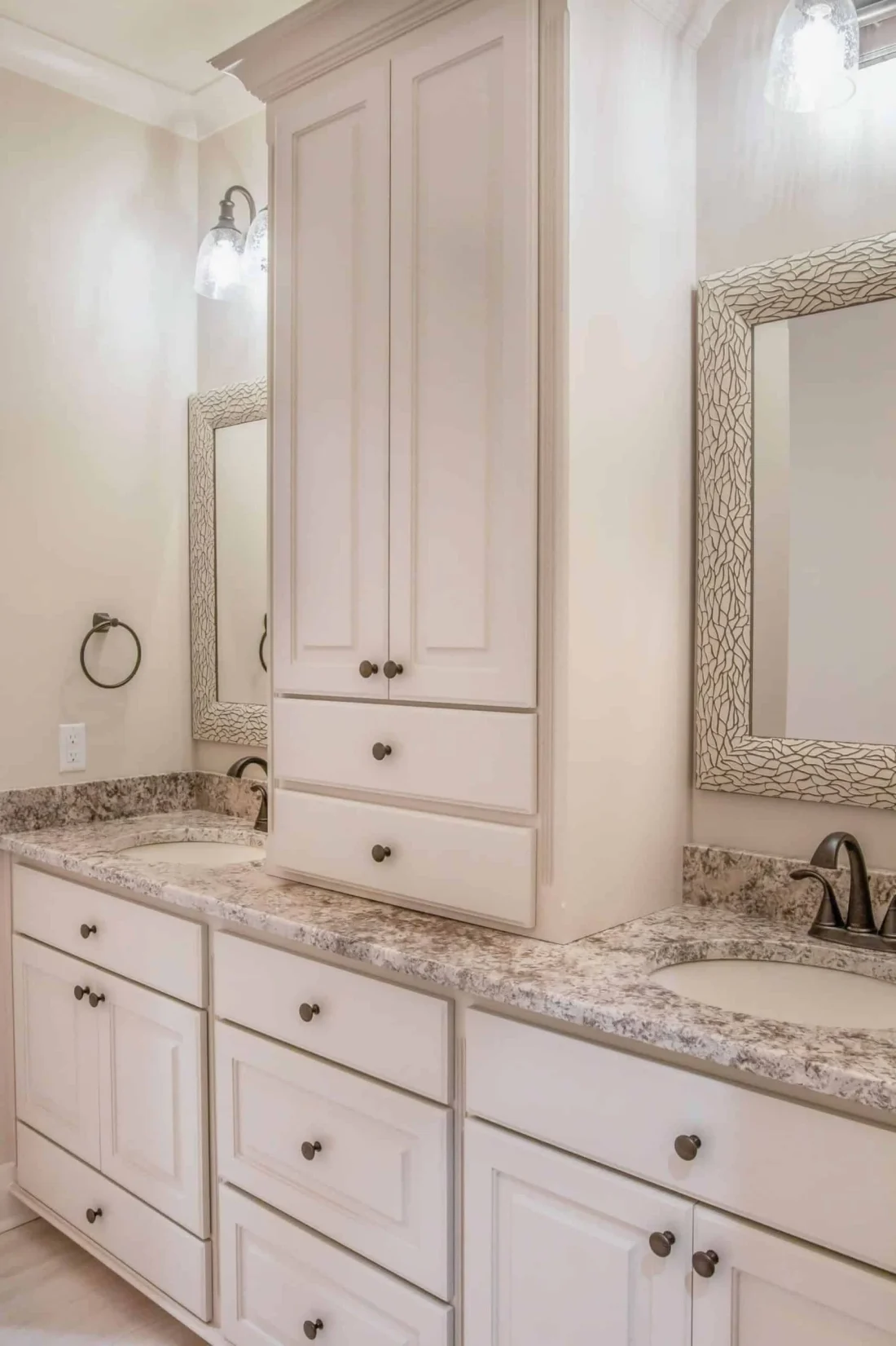 Craftsman house Plan with Bonus Room and Spacious Floor Plan