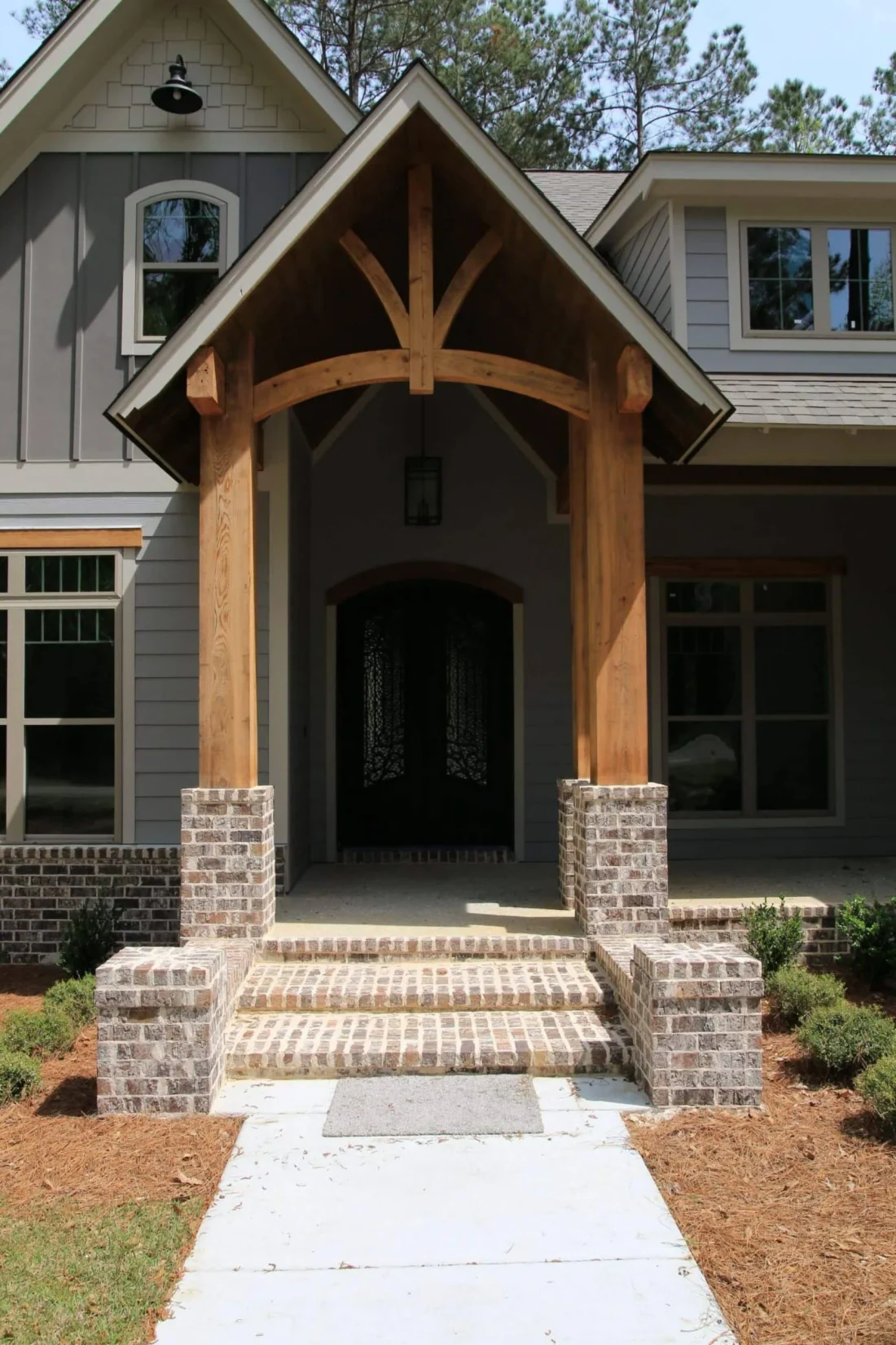 Craftsman house Plan with Bonus Room and Spacious Floor Plan