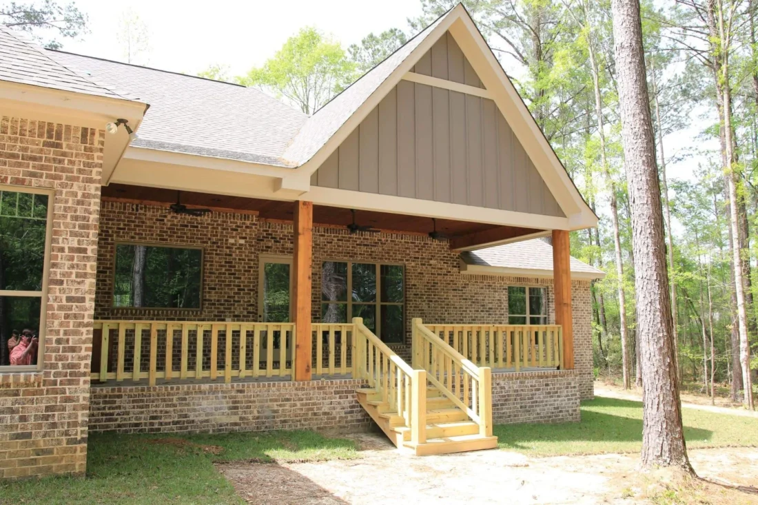 Craftsman house Plan with Bonus Room and Spacious Floor Plan