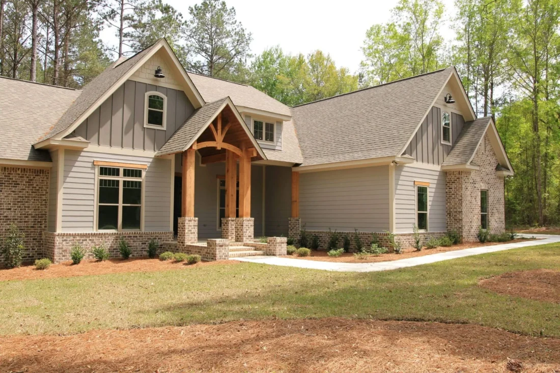 Craftsman house Plan with Bonus Room and Spacious Floor Plan