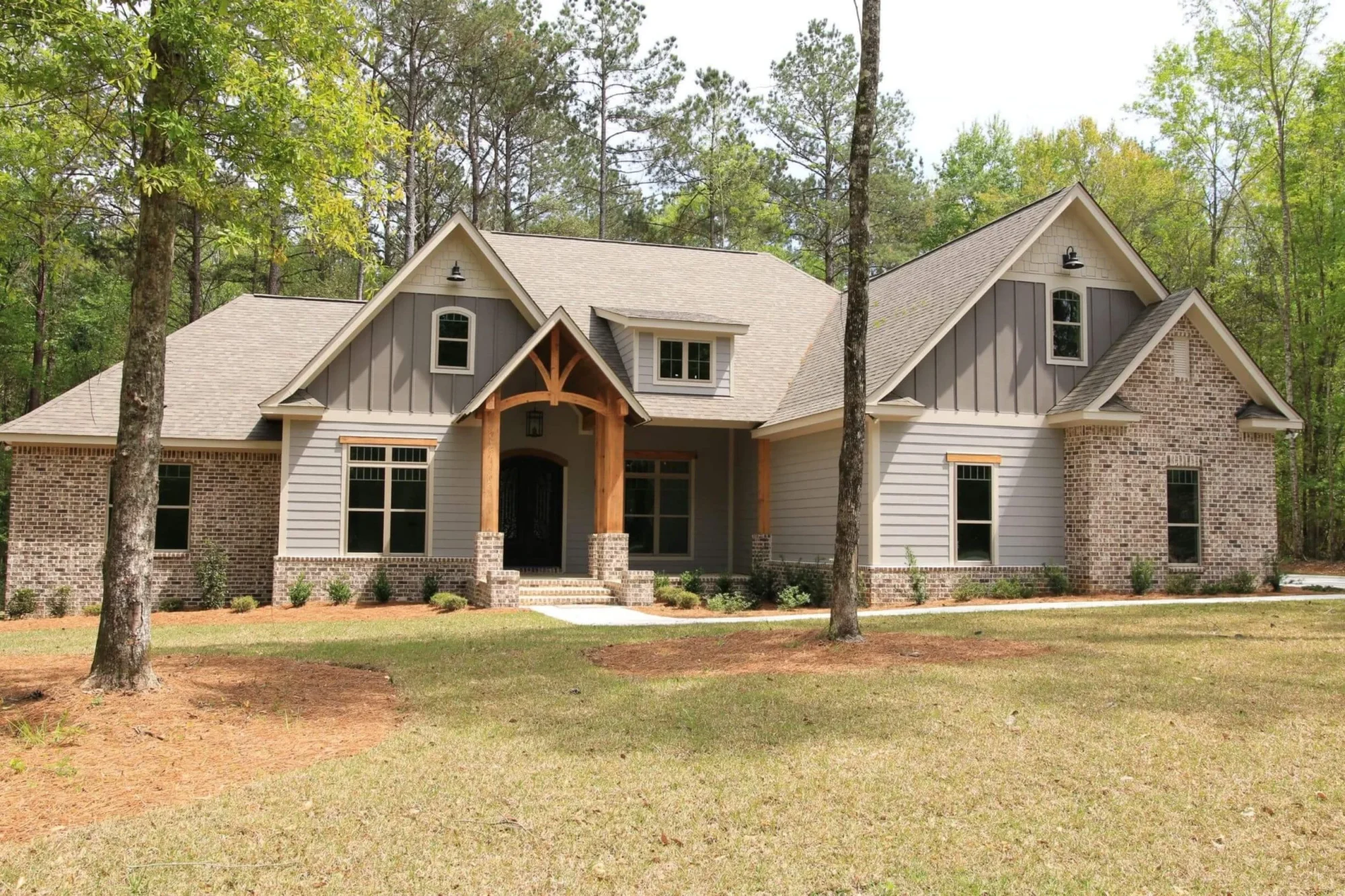 Craftsman house Plan with Bonus Room and Spacious Floor Plan