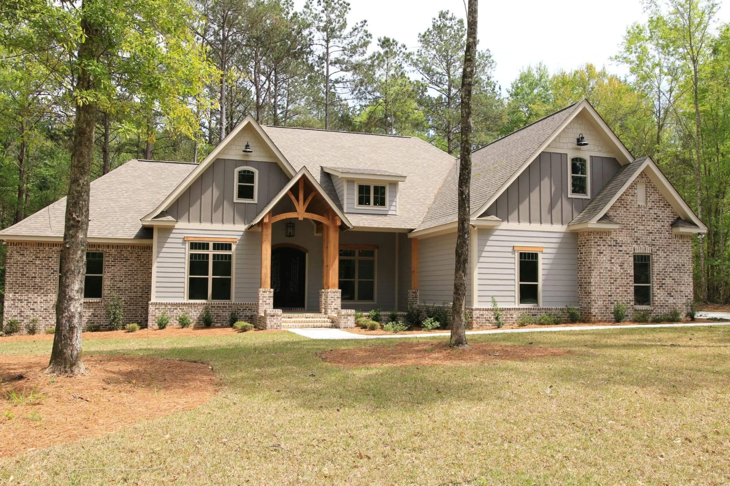 Craftsman house Plan with Bonus Room and Spacious Floor Plan