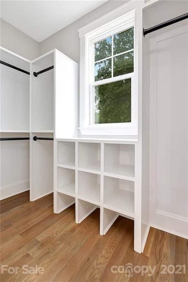 Stylish 4-Bedroom house Plan with CAD Designs and Open Layout