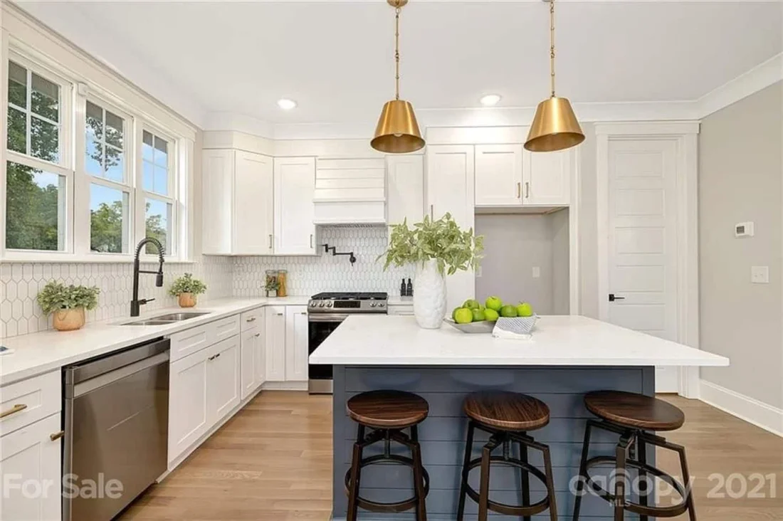 Stylish 4-Bedroom house Plan with CAD Designs and Open Layout