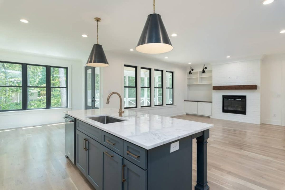 Craftsman house Floor Plan with Spacious Design and CAD Blueprints