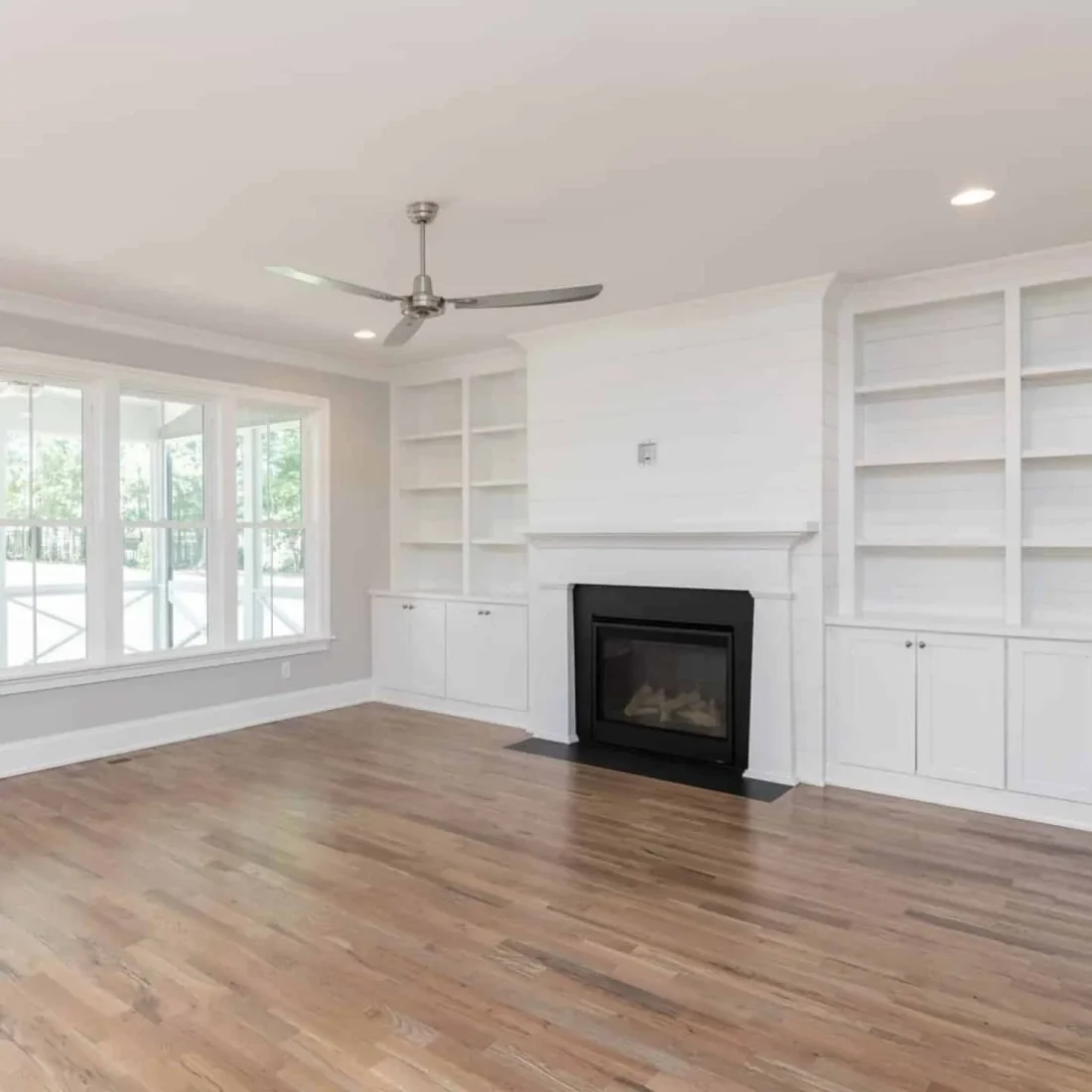 Craftsman house Floor Plan with Spacious Design and CAD Blueprints