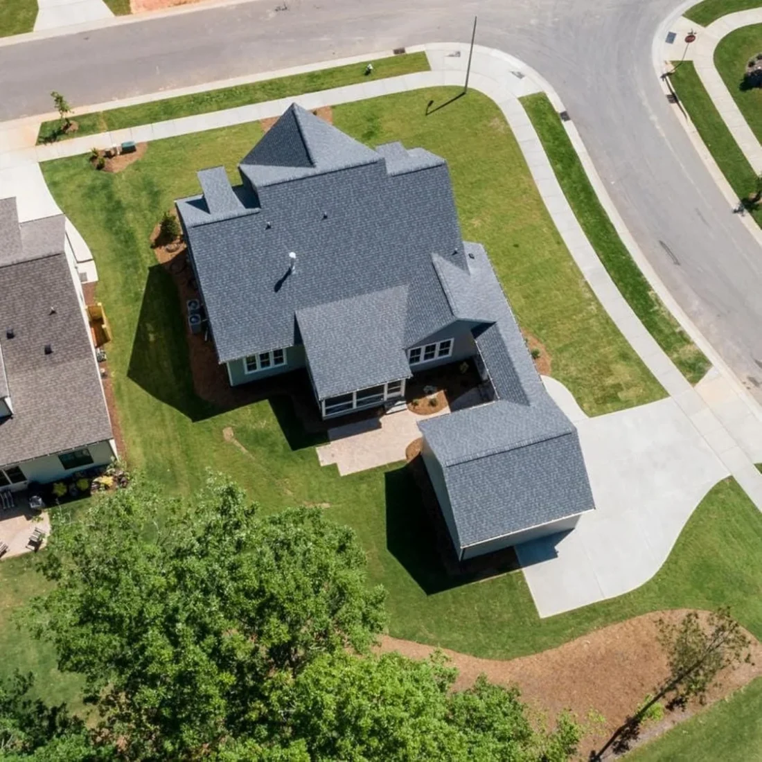 Craftsman house Floor Plan with Spacious Design and CAD Blueprints