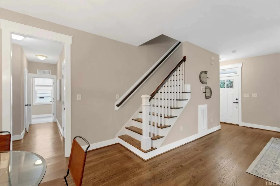 Craftsman house Floor Plan: Spacious Design & Quality Features