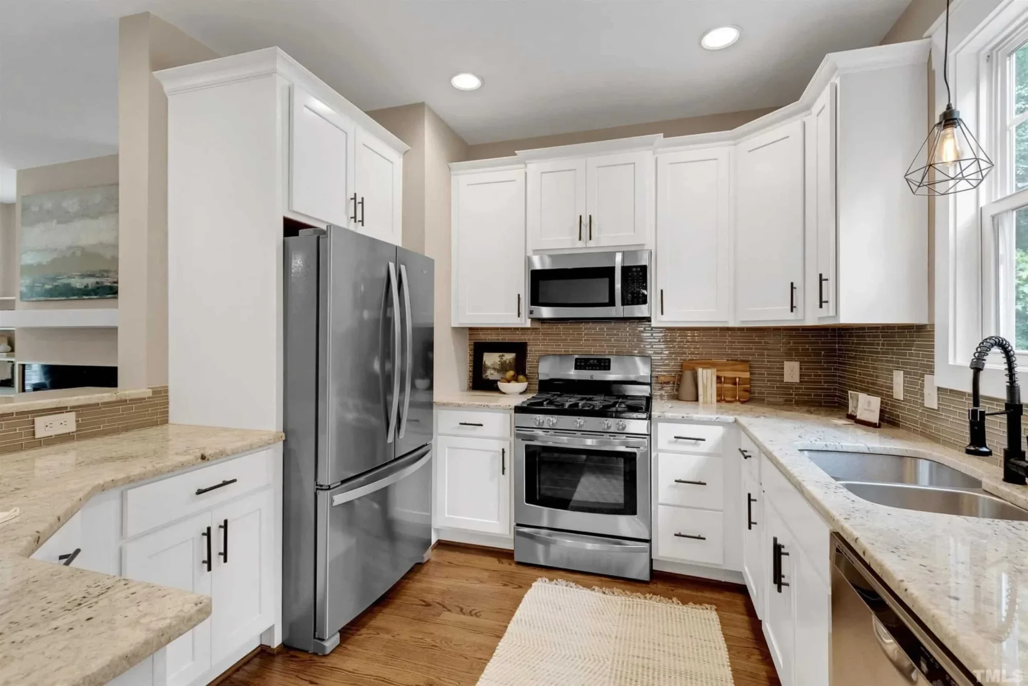 Craftsman house Floor Plan: Spacious Design & Quality Features