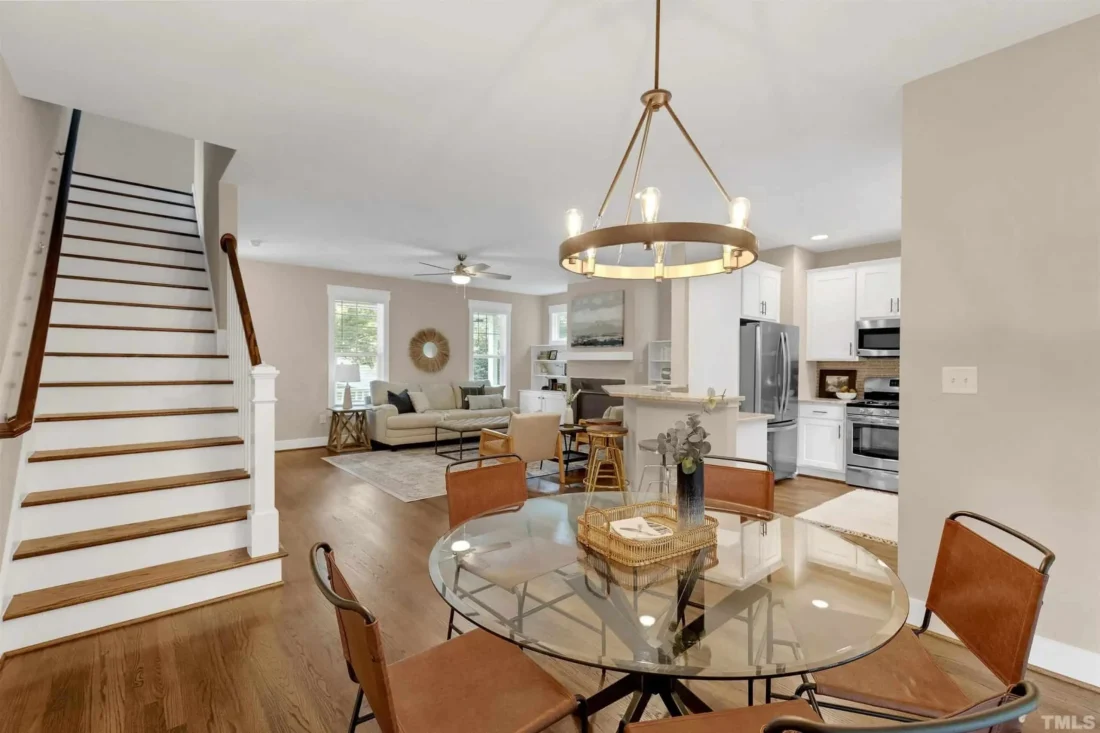 Craftsman house Floor Plan: Spacious Design & Quality Features