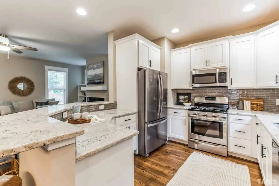 Craftsman house Floor Plan: Spacious Design & Quality Features