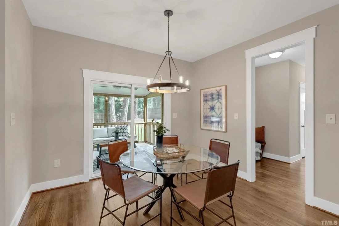 Craftsman house Floor Plan: Spacious Design & Quality Features