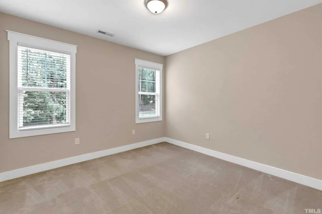 Craftsman house Floor Plan: Spacious Design & Quality Features