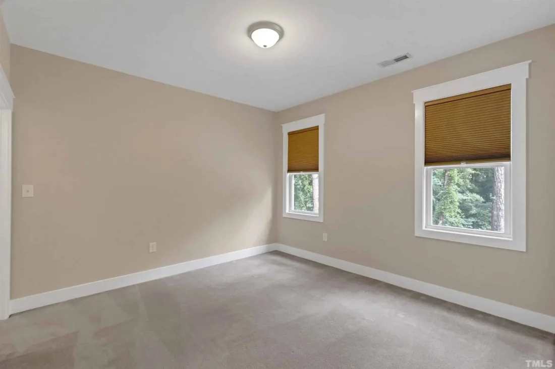 Craftsman house Floor Plan: Spacious Design & Quality Features